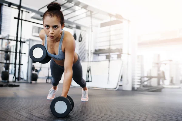 Kendini adamış tasarımlar vücuda uyar