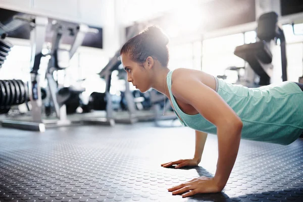 Poner su cuerpo en plena forma —  Fotos de Stock