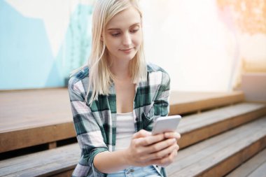 Son sosyal medya güncellemeleriyle irtibatta kalmak