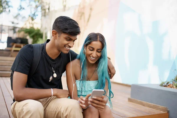 Musik kann beim Lernen helfen — Stockfoto