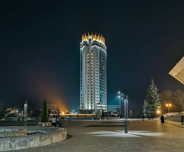 Almaty Kazakhstan Noviembre 2019 Vista Nocturna Del Hotel Kazajstán Almaty — Foto de Stock