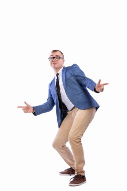 Takım elbiseli yakışıklı bir gencin portresi..