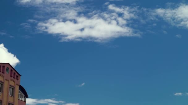 Прошло Время Природный Фон Меняется Синее Небо Белые Облака Пушистые — стоковое видео