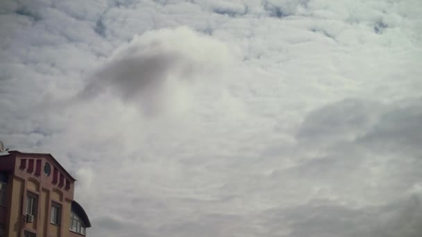 Chmura Czasu Upływa Tło Natury Niebieskie Niebo Białe Chmury Puszyste — Wideo stockowe