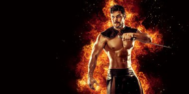 Kılıçlı, deri savaşçı kostümlü sporcu, arka planda ateş..