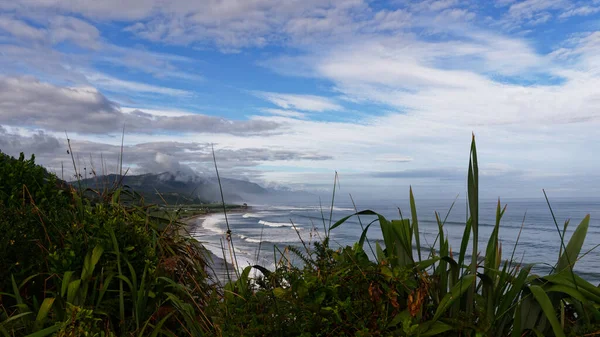 Волны Падают Пляж Западного Побережья Недалеко Карамеи Южном Острове Новой — стоковое фото