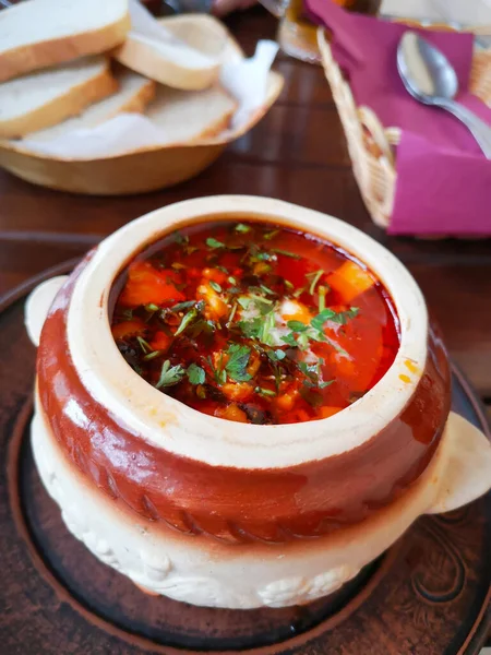 Borç çorbası tadı alıyorum.