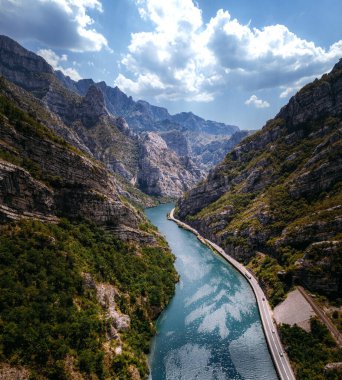 Bosna 'daki Neretva Kanyonu' nun havadan görünüşü