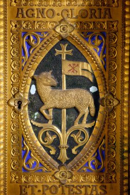 Fourviere Bazilika türbesindeki tapınak. Fransa. 