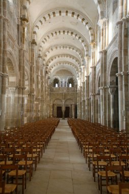 Vezelay bazilikası. Mimari tedavi. Nev. Fransa. 