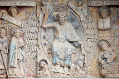 Sainte Foy Abbey Kilisesi 'nin timpanumu: Fransa. 