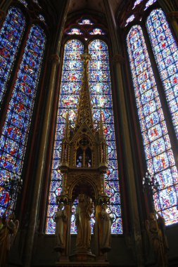 Amiens Katedrali. Lekeli cam pencereler. Fransa. 