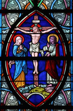 Kutsal Üçlemeci Manastırı 'ndaki lekeli camlar. Fransa. 