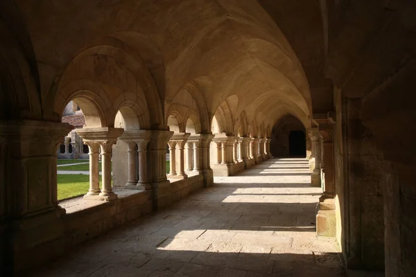 Abadia Fontenay Claustro Igreja — Fotografia de Stock