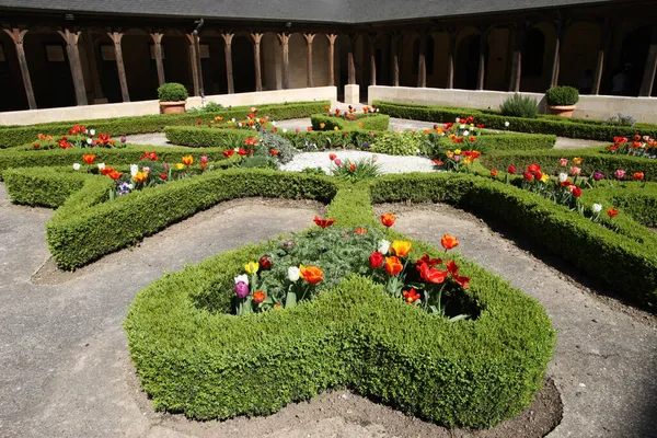 Монастирське Абатство Скриня Квіти Франція — стокове фото