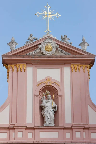 ゴットウィグ ベネディクト修道院 カトリックの十字架と聖母マリア オーストリア — ストック写真