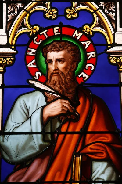 ノートルダム マレ教会のステンドグラスの窓 聖マルコ — ストック写真