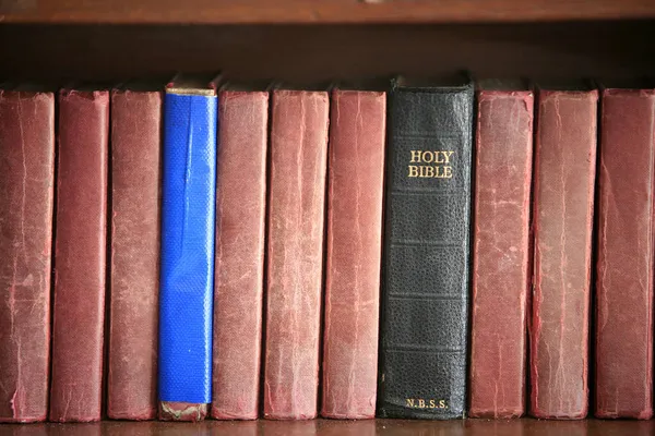 Viejas Biblias Libros Canciones Una Iglesia —  Fotos de Stock