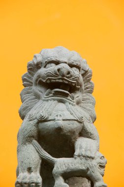 Taş aslan. Yeşim Buddha Tapınağı. Shangha.