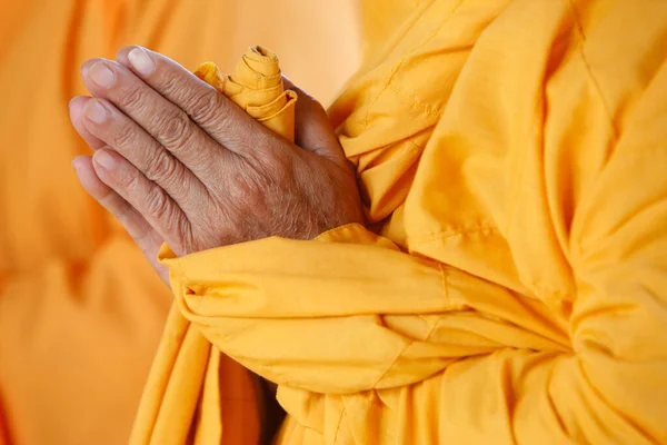 Betender Buddhistischer Mönch Nahaufnahme Auf Händen Frankreich — Stockfoto