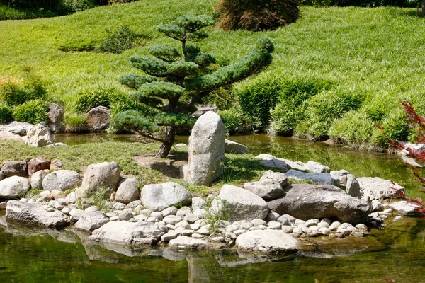 Taşlar Suyla Geleneksel Zen Bahçesi Fransa — Stok fotoğraf