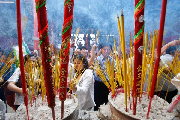 Templo Thien Hau Incienso Ardiente Durante Tet Celebración Del Año — Foto de Stock