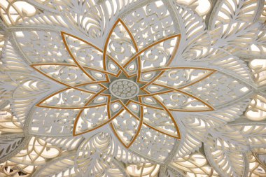 Şeyh Zayed Büyük Cami. Madalyalı tavan. Birleşik Arap Emirlikleri.