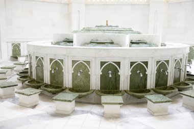 Şeyh Zayed Büyük Cami. Temizlenme alanı. Birleşik Arap Emirlikleri.
