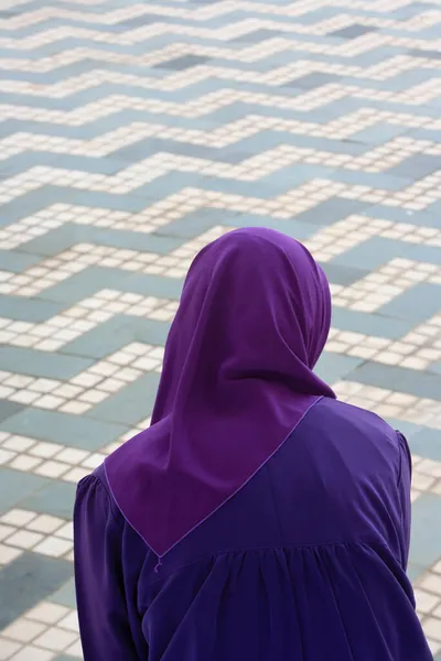 Mezquita Shal Halam Mujer Musulmana Vista Trasera Malasia — Foto de Stock