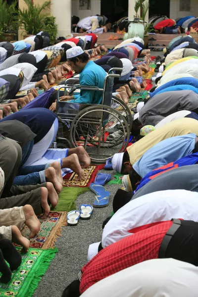 星期五祈祷 Masjid Kampung清真寺 马来西亚 — 图库照片