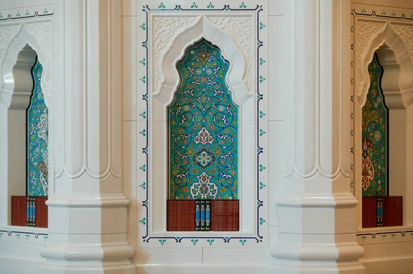 Gran Mezquita Los Qaboos Sultán Coranes Omán — Foto de Stock