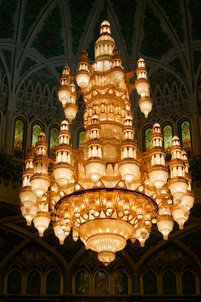 Gran Mezquita Los Qaboos Sultán Chendelier Omán — Foto de Stock