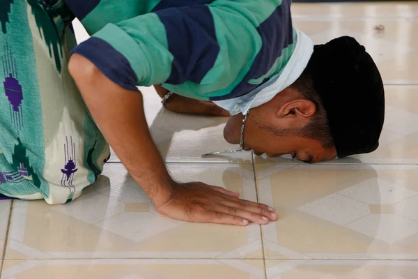 Salat Het Verplichte Moslimgebed Vijf Keer Dag Door Moslims Uitgevoerd — Stockfoto