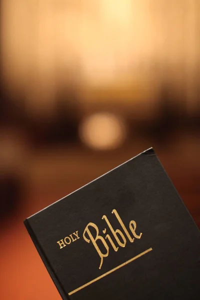 Sankt Thomas Kyrka Heliga Bibeln — Stockfoto