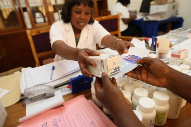 HIV + hastaları için sağlık merkezi. Uyuşturucu dağıtımı; Togo.