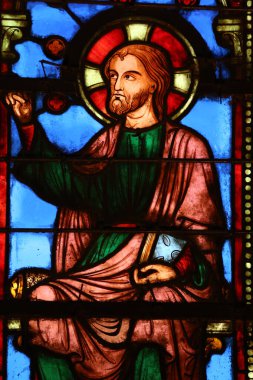Kutsal Şapel. Lekeli cam pencere. - Tanrım! Fransa. 