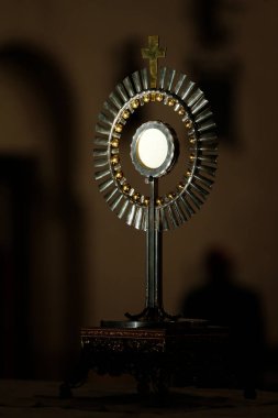 Ayin ibadeti. Roma Katolik Kilisesi. Fransa. 