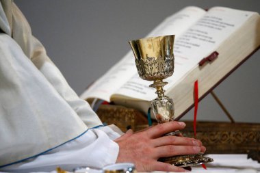 Katolik ayini. Ayin var. Roma Katolik Kilisesi. Fransa. 