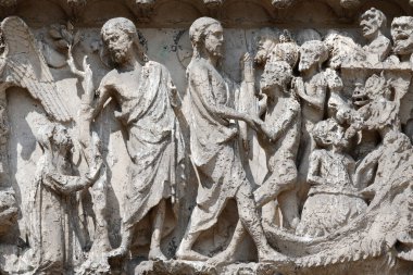 Notre-Dame de Rouen Katedrali. Calende 'nin timpanumunun ayrıntıları İsa' nın tutkusunu tasvir ediyor. Fransa. 