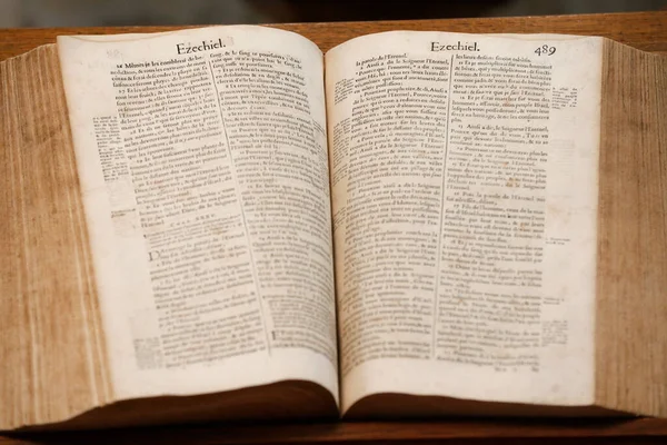 Biblia Antigua Ginebra 1678 Iglesia Protestante Francia — Foto de Stock
