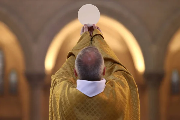 Eucharistic Celebration Priest Raising Host France — Stock Photo, Image