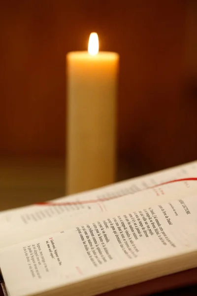 Candle Light Missal France — стокове фото