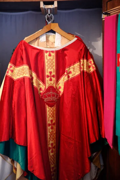 Red Chasuble Roman Catholic Church France — стоковое фото
