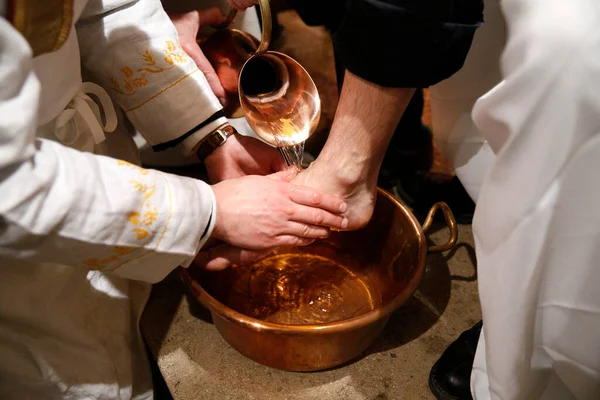 Maundy Thursday Celebration Washing Feet Roman Catholic Church France — стоковое фото