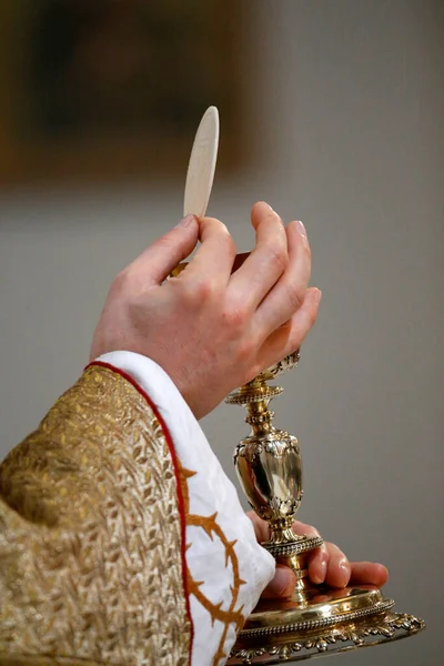 Eucaristía Cáliz Hostia Iglesia Católica Romana Francia —  Fotos de Stock