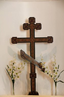 Kilisede Ortodoks haçı. Fransa. 