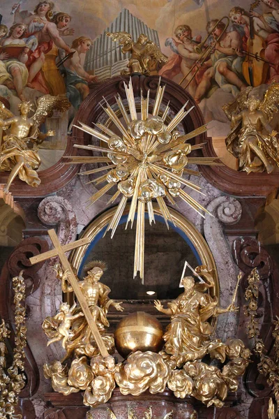 Klosterneuburgin Luostari Pyhä Kolminaisuus Rooman Katolinen Kirkko Itävalta — kuvapankkivalokuva
