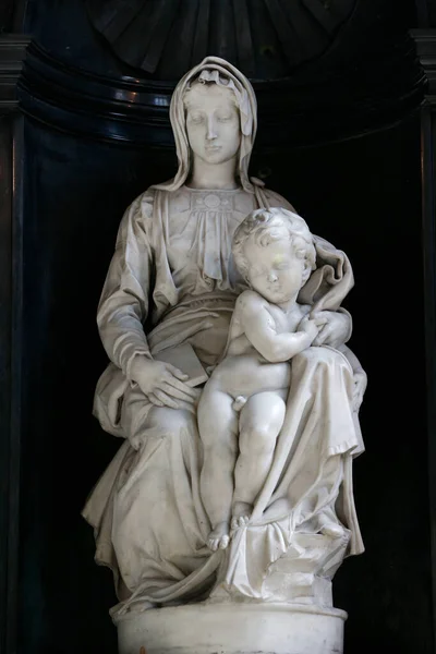 Szűzanya Temploma Michelangelo Madonnája Gyermeke Belgium — Stock Fotó