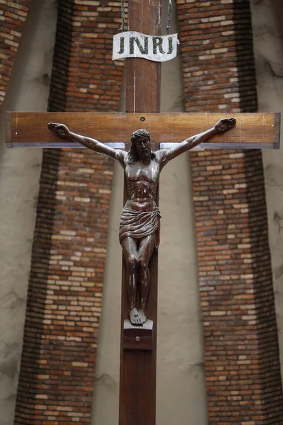 Brazzaville Basílica Santa Ana Crucifixo Congo — Fotografia de Stock