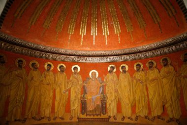 Yurt manastırı. Mezar. Bakire Meryem ve havariler. İsrail. 
